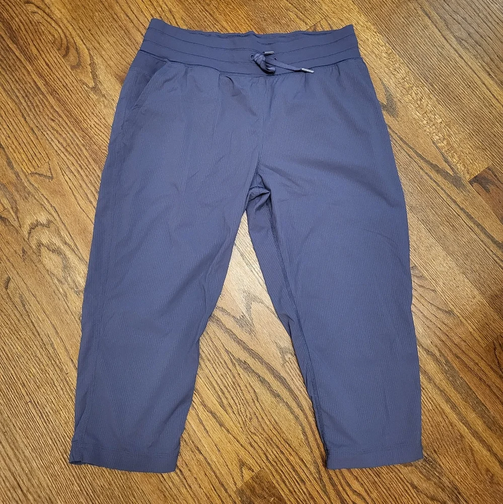 Lululemon Dance Studio Crop II Size 10 Blue Greyvy - Picture 3 of 8